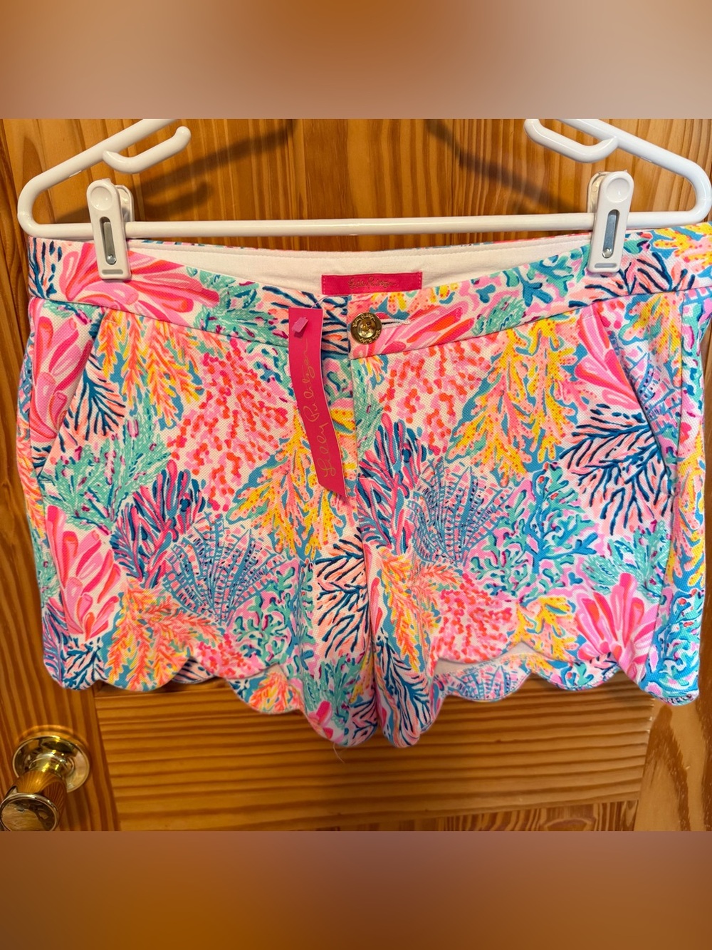 Lilly Pulitzer Buttercup Knit Short in Multi Splashdance print. NWT Size 6